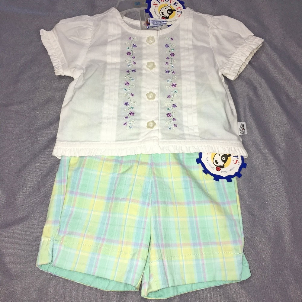 Sprockets Green Plaid Shorts White Floral Top